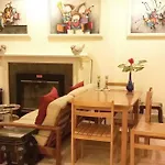Comfy Whole Unit, Private Entrance, Free Parking, Minutes To Georgetown